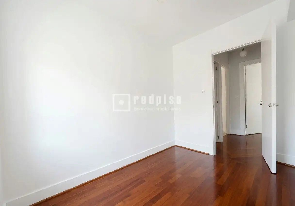 Bedroom of Flat for sale in Alcorcón  with Heating, Private garden and Parquet flooring