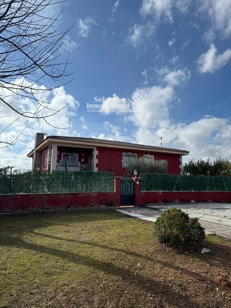 Vista exterior de Casa o chalet en venta en Parada de Arriba con Calefacción, Trastero y Amueblado