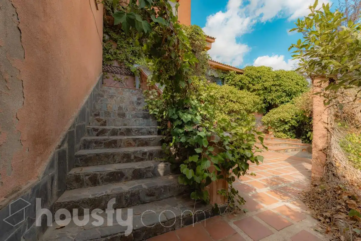 Vista exterior de Casa o xalet en venda en Vallirana, Barcelona