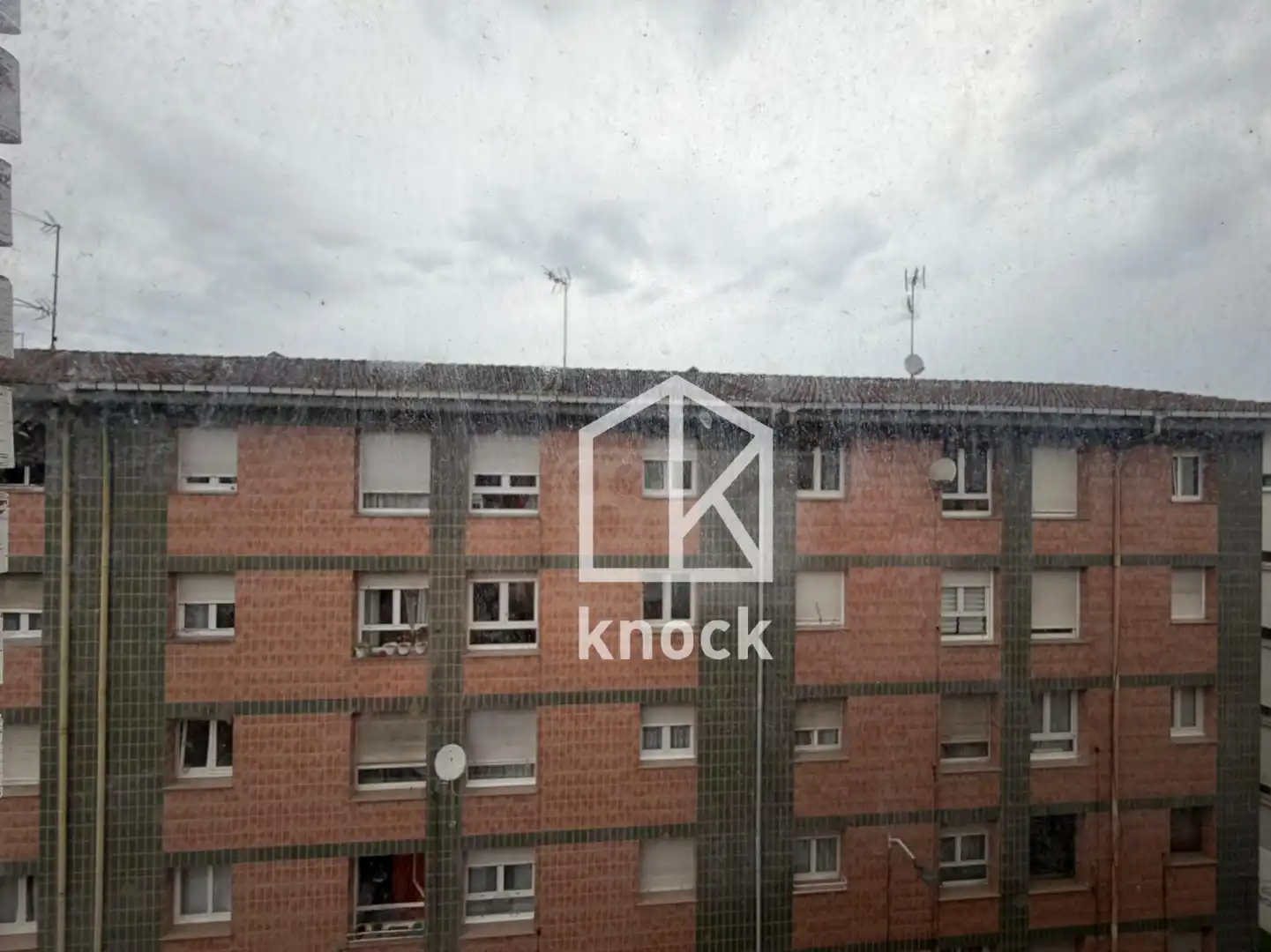 Vista exterior de Piso en venta en Gijón  con Calefacción