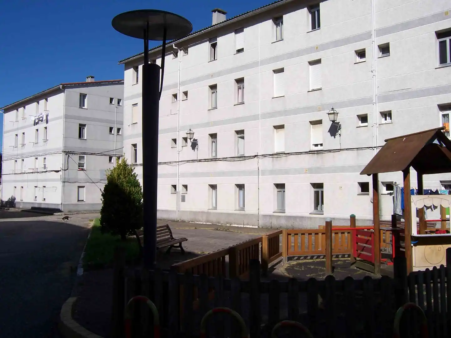 Vista exterior de Apartamento en venta en Cariño con Calefacción, Amueblado y Horno