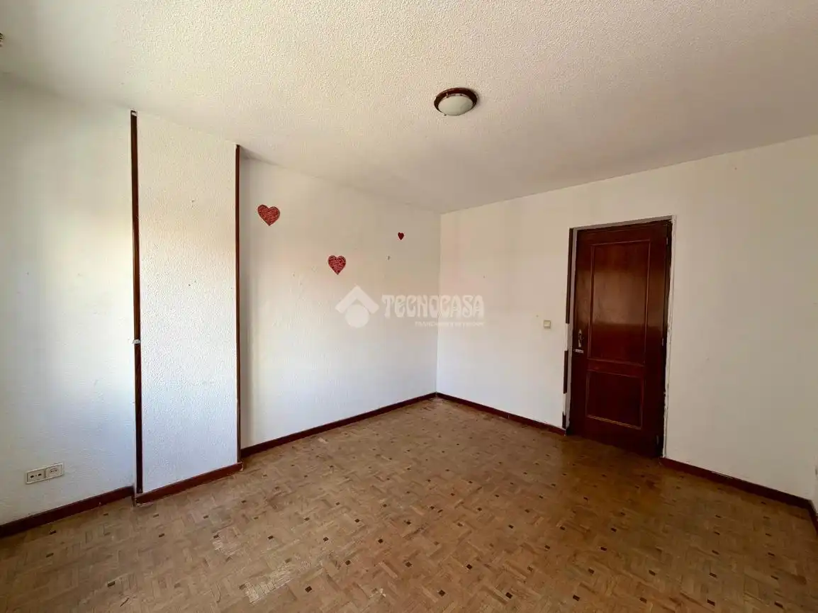 Dormitori de Pis en venda en Valdepeñas amb Parquet i Terrassa