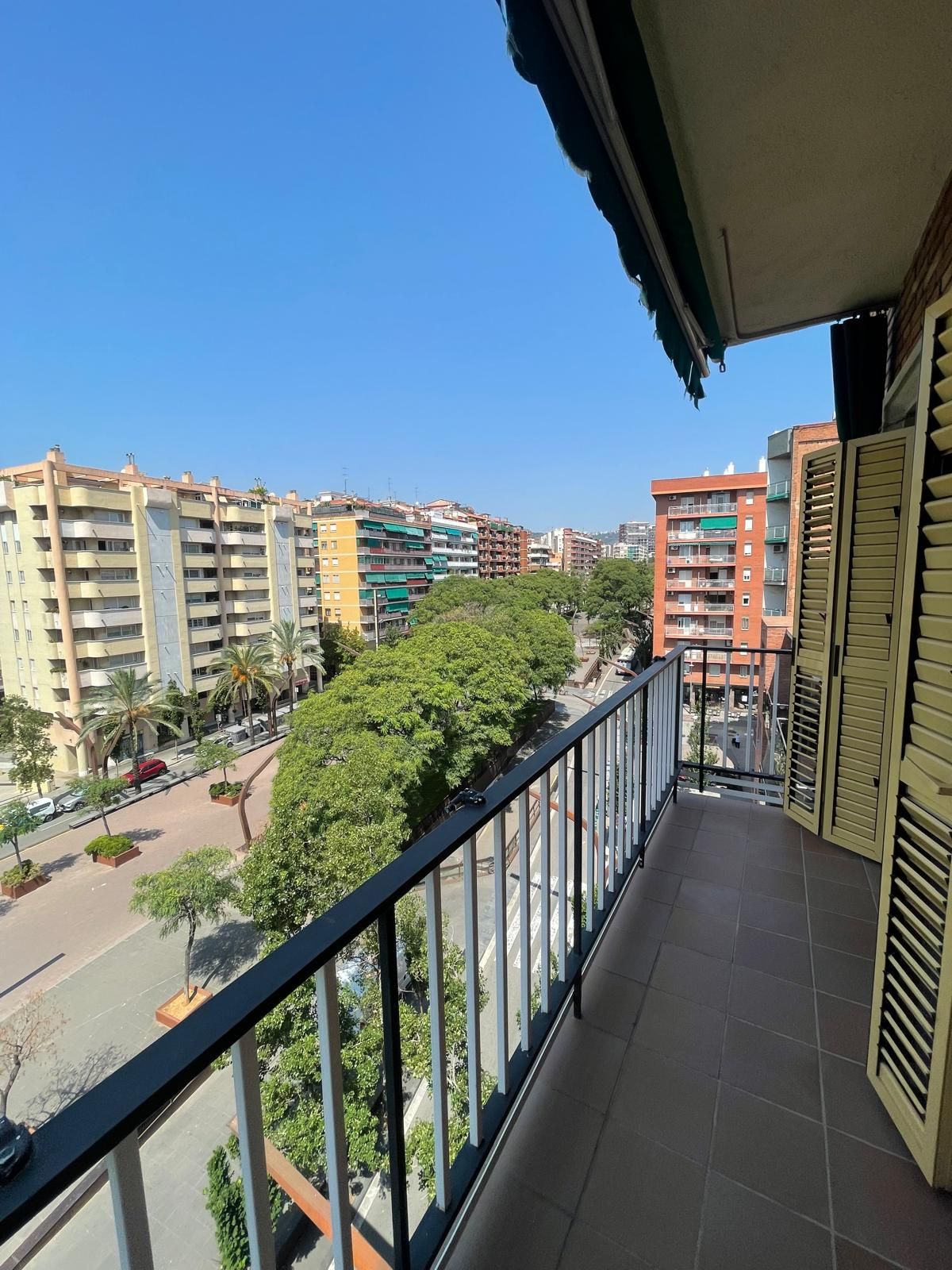 Exterior view of Flat for sale in  Barcelona Capital  with Heating and Balcony