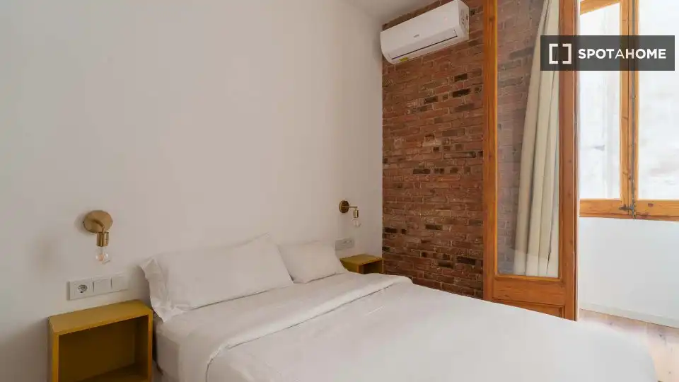 Bedroom of Flat for rent in Gràcia