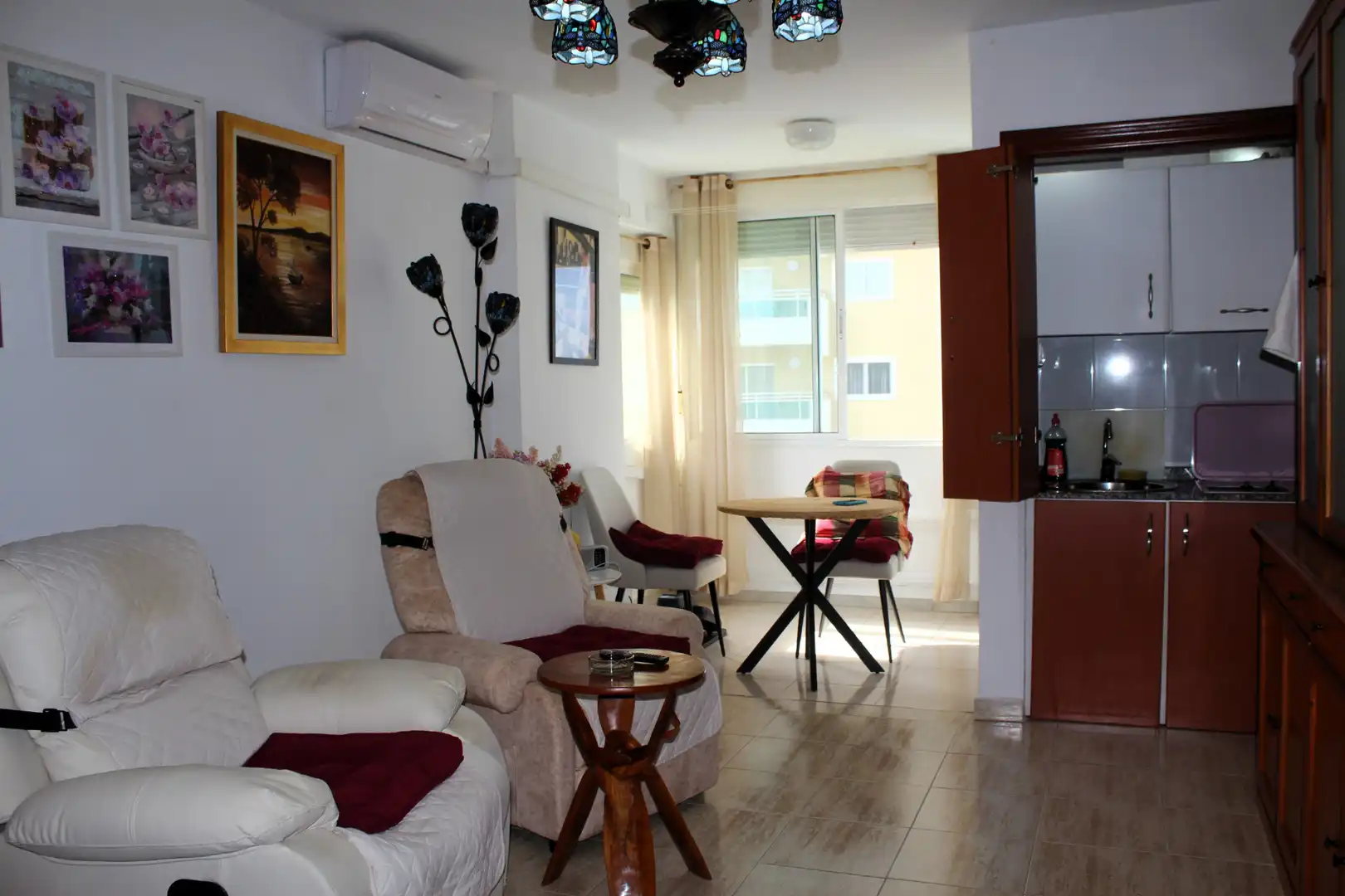 Sala de estar de Apartamento en venta en Roquetas de Mar con Terraza, Amueblado y Horno