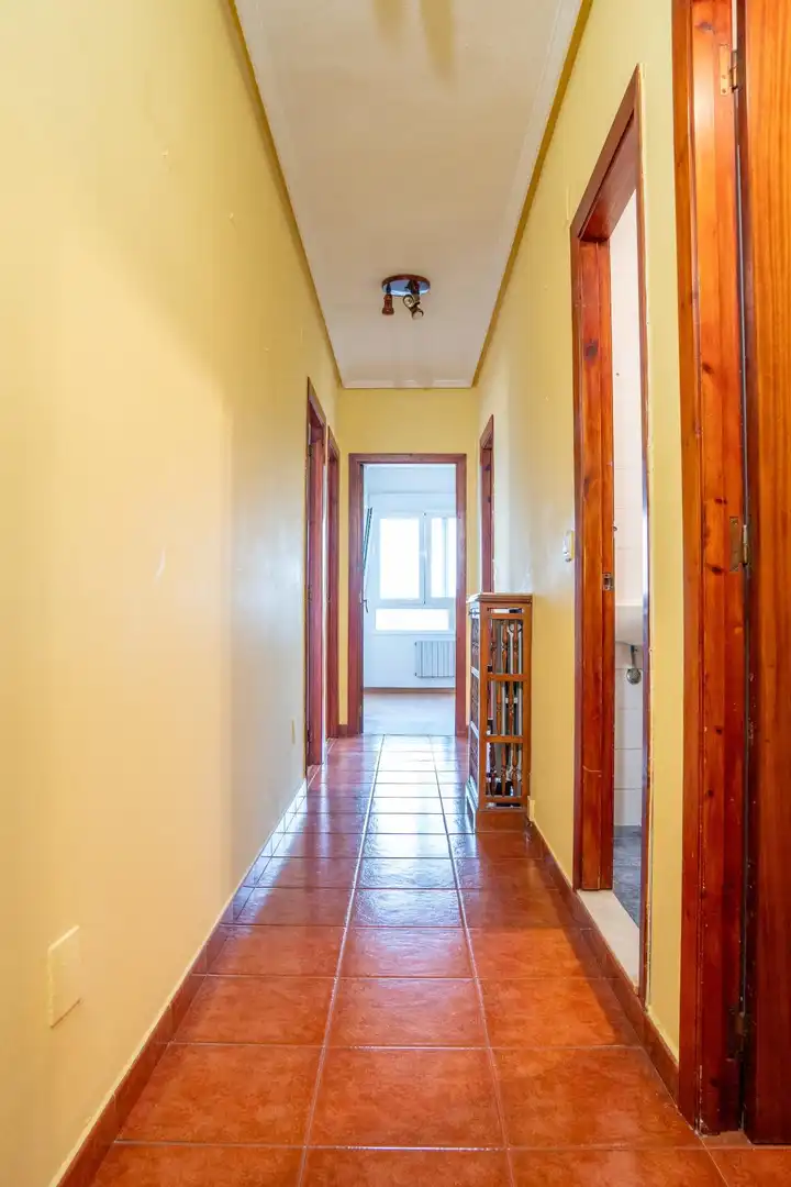 Ático en venta en Avilés con Calefacción y Balcón