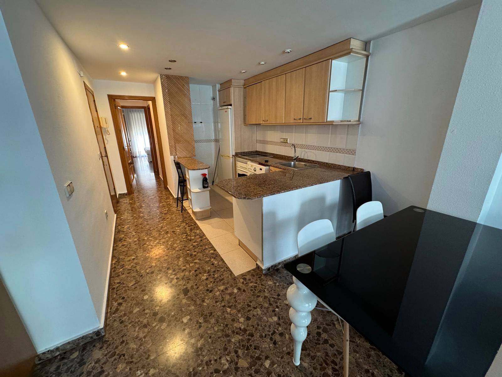 Cocina de Piso de alquiler en  Valencia Capital con Aire acondicionado, Calefacción y Amueblado