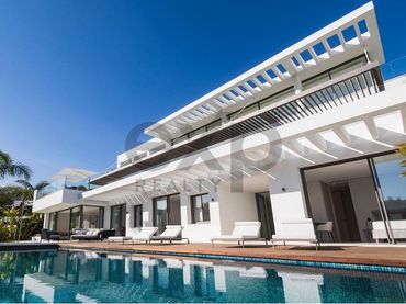 Casa con balcón en venta en La Quinta