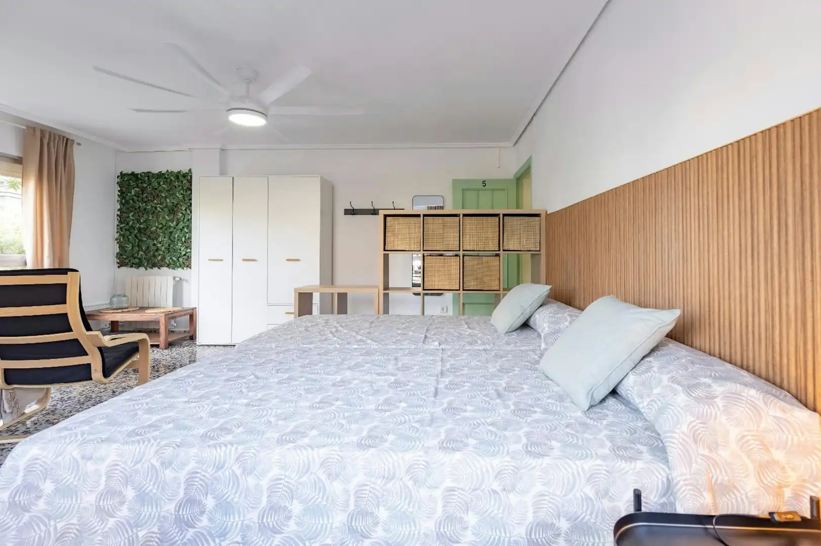 Bedroom of Flat for share in Valencia  with Heating, Furnished and Washing machine