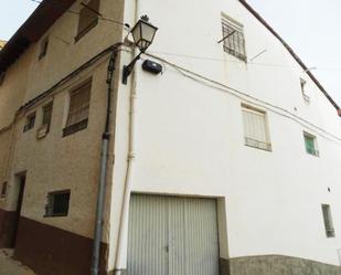 Vista exterior de Casa adosada en venda en Peñarroya de Tastavins amb Terrassa i Balcó