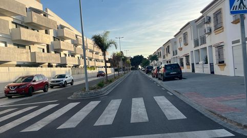 CHALET ADOSADO EN SALOBREÑA PLAYA, URB. PRIVADA CON PISCINA Y JARDINES., imatge 3