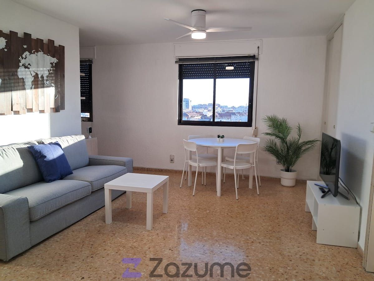 Sala de estar de Piso de alquiler en  Valencia Capital con Calefacción, Amueblado y Horno