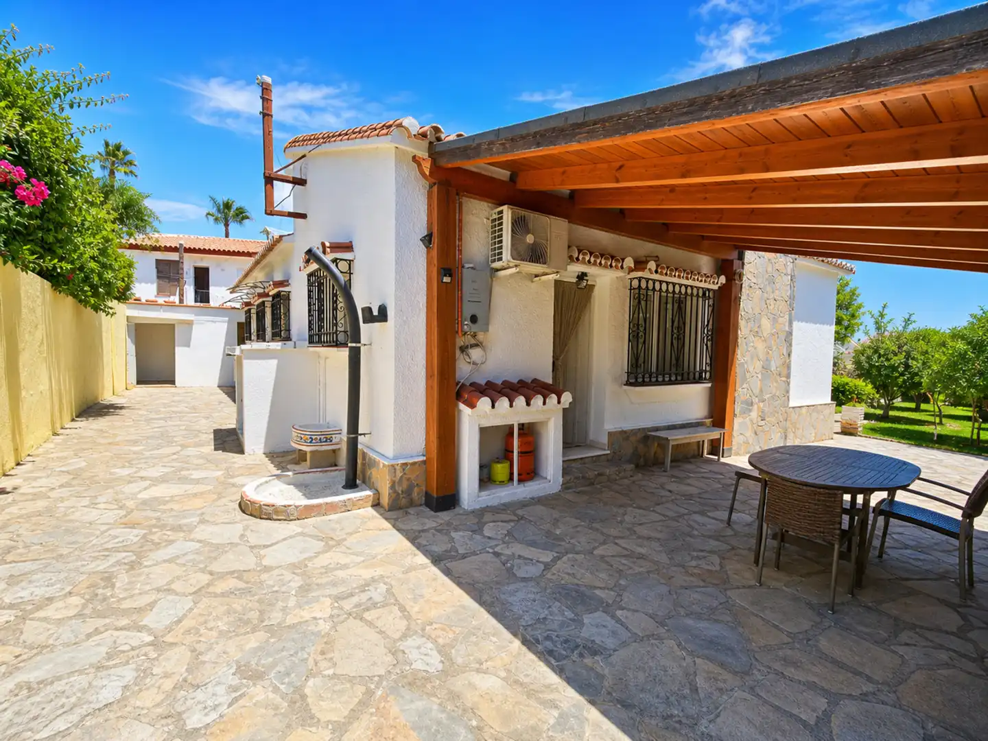 Casa amb jardí en venda a La Duquesa, imagen 3