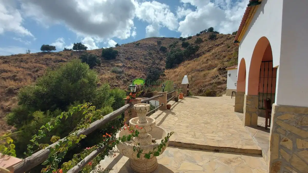 Vista exterior de Finca rústica en venta en Vélez-Málaga con Aire acondicionado, Terraza y Trastero