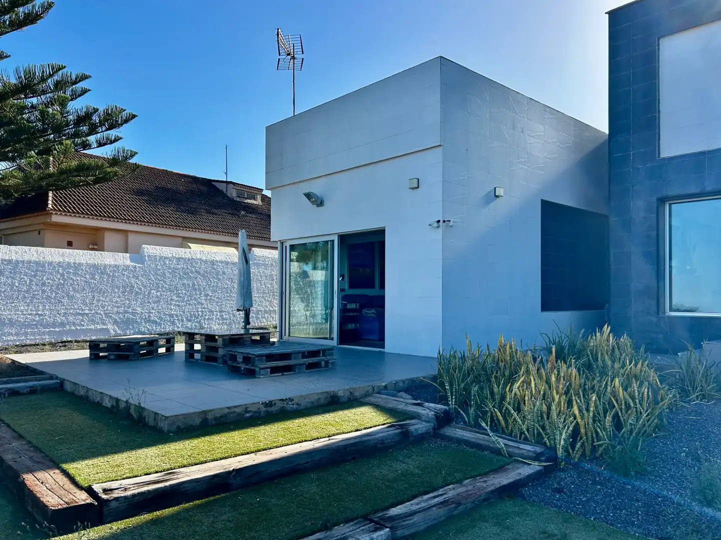Vista exterior de Casa o chalet en venta en Santa Brígida con Aire acondicionado, Calefacción y Jardín privado