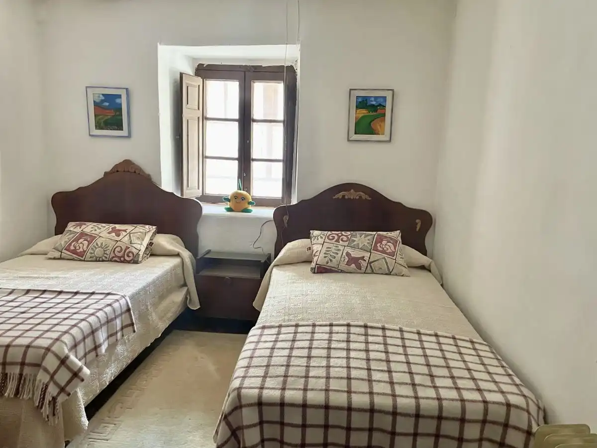 Habitación de Casa o chalet en venta en Salas con Calefacción y Trastero