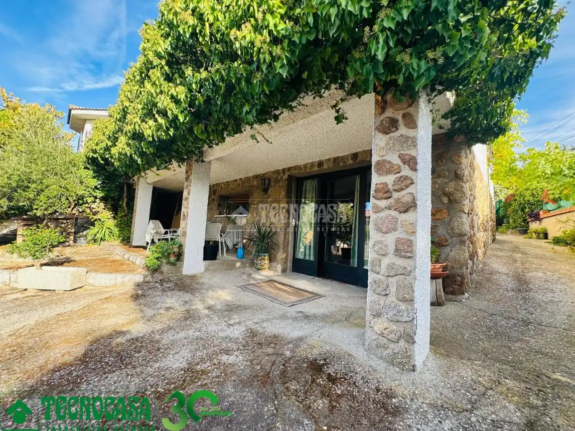 Vista exterior de Casa o chalet en venta en Guadamur con Calefacción, Terraza y Balcón