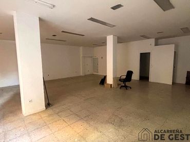Gewerbefläche zum Verkauf in Calle de Francisco Aritio