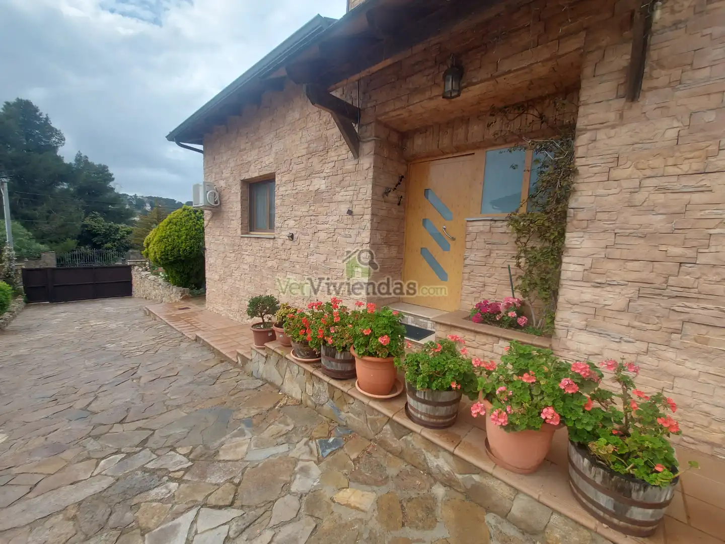 Jardí de Casa o xalet en venda en Vallirana amb Aire condicionat, Calefacció i Jardí privat