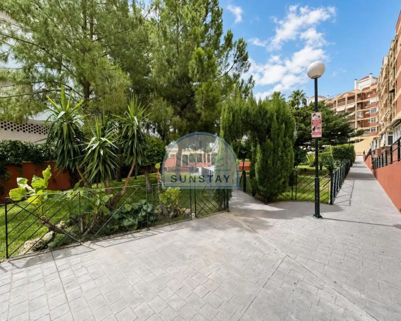 Vista exterior de Apartamento de alquiler en Torremolinos con Aire acondicionado, Jardín privado y Terraza