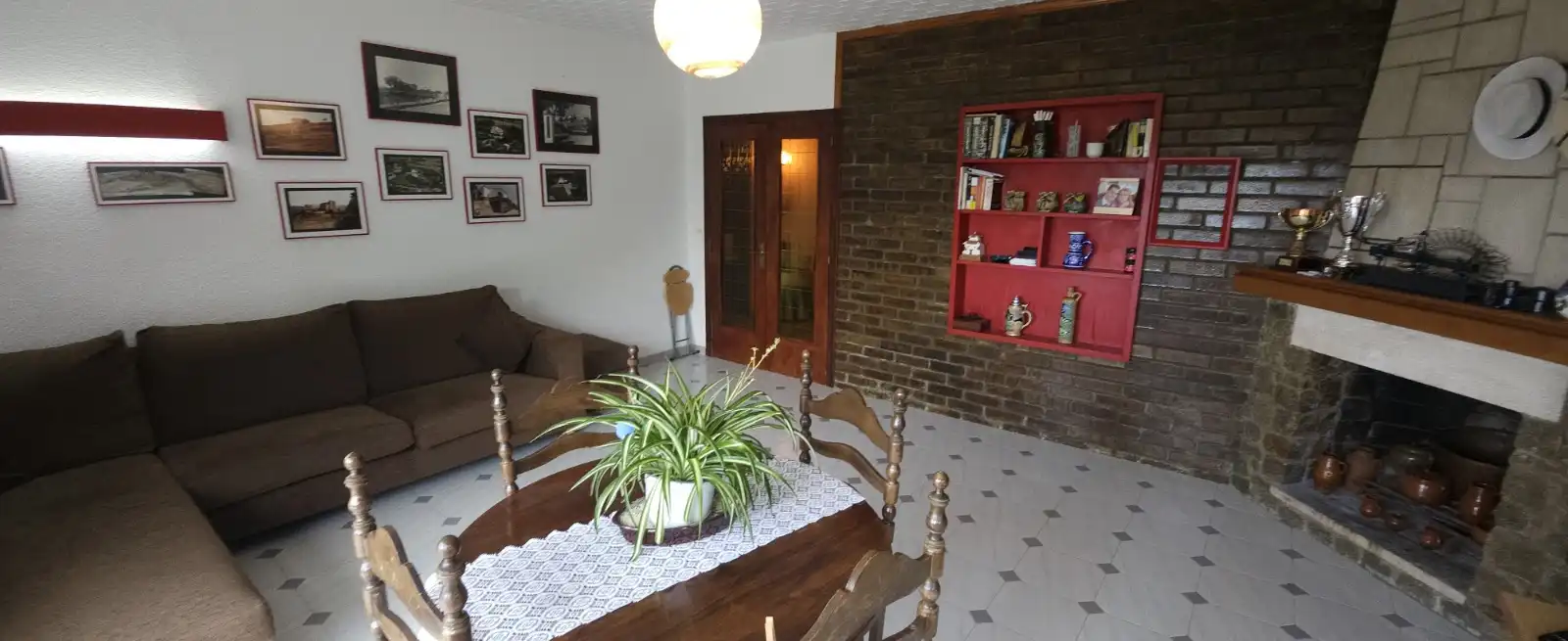 Sala de estar de Casa o chalet en venta en La Sentiu de Sió con Jardín privado, Piscina y Amueblado