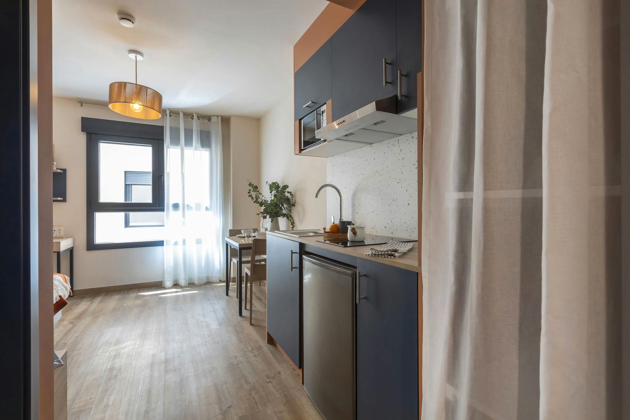 Cocina de Piso de alquiler en  Valencia Capital con Aire acondicionado, Calefacción y Amueblado