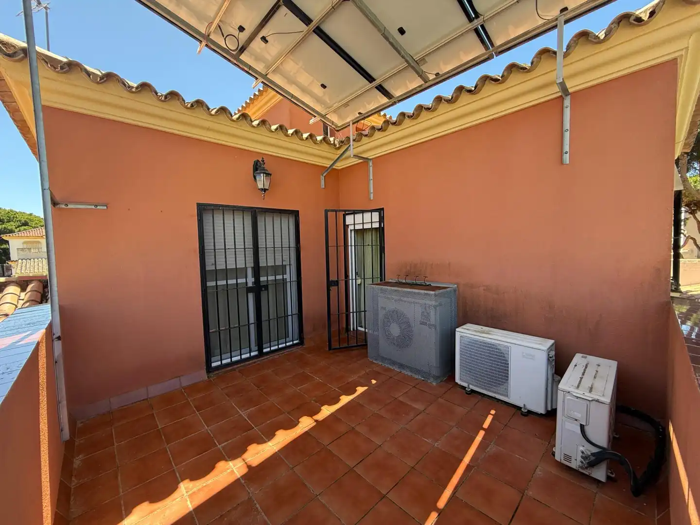 Terraza de Casa o chalet en venta en Chiclana de la Frontera con Aire acondicionado, Jardín privado y Terraza