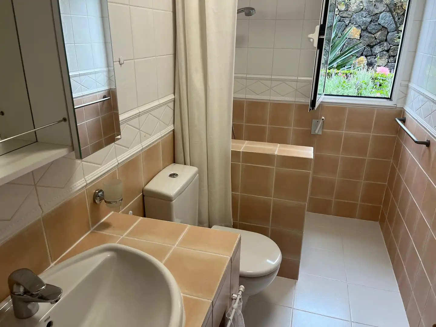 Baño de Piso de alquiler en Puerto de la Cruz con Amueblado