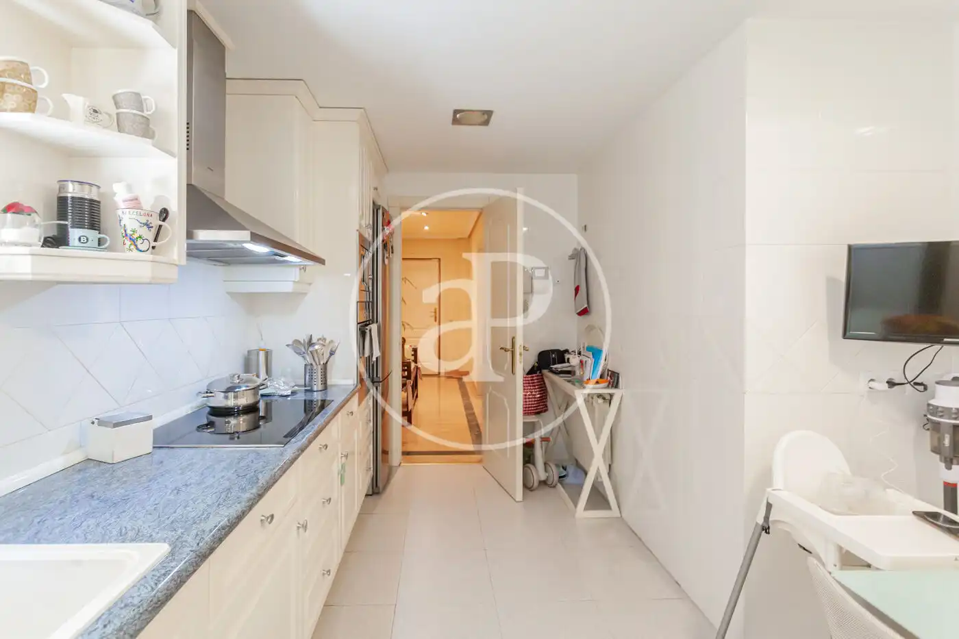 Küche von Wohnung zum Verkauf in Majadahonda mit Klimaanlage, Heizung und Privatgarten