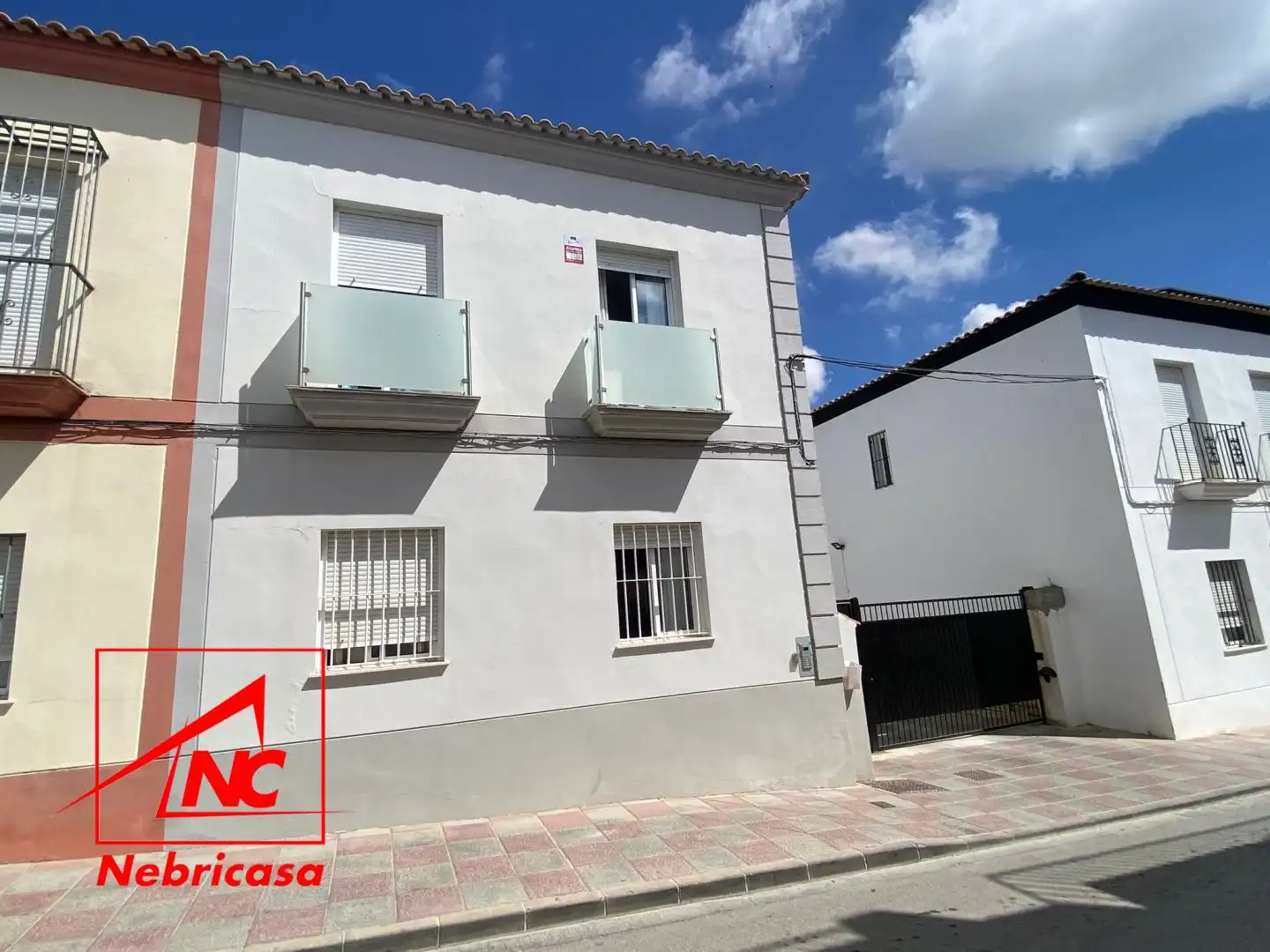 Vista exterior de Casa o chalet en venta en Las Cabezas de San Juan con Terraza, Trastero y Balcón
