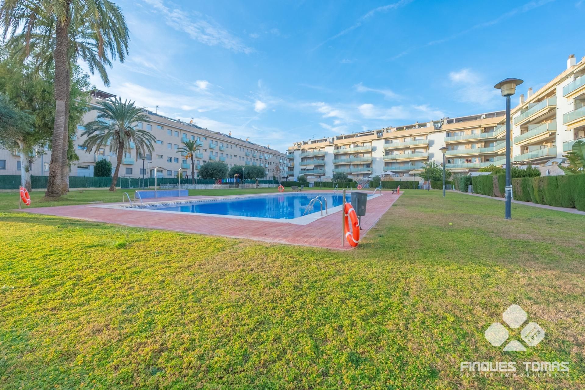 Vista exterior de Planta baja en venta en Cubelles con Jardín privado, Terraza y Alarma