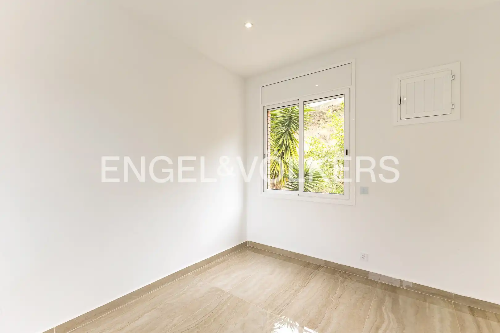 Habitación de Casa o chalet de alquiler en Corbera de Llobregat con Aire acondicionado, Calefacción y Jardín privado