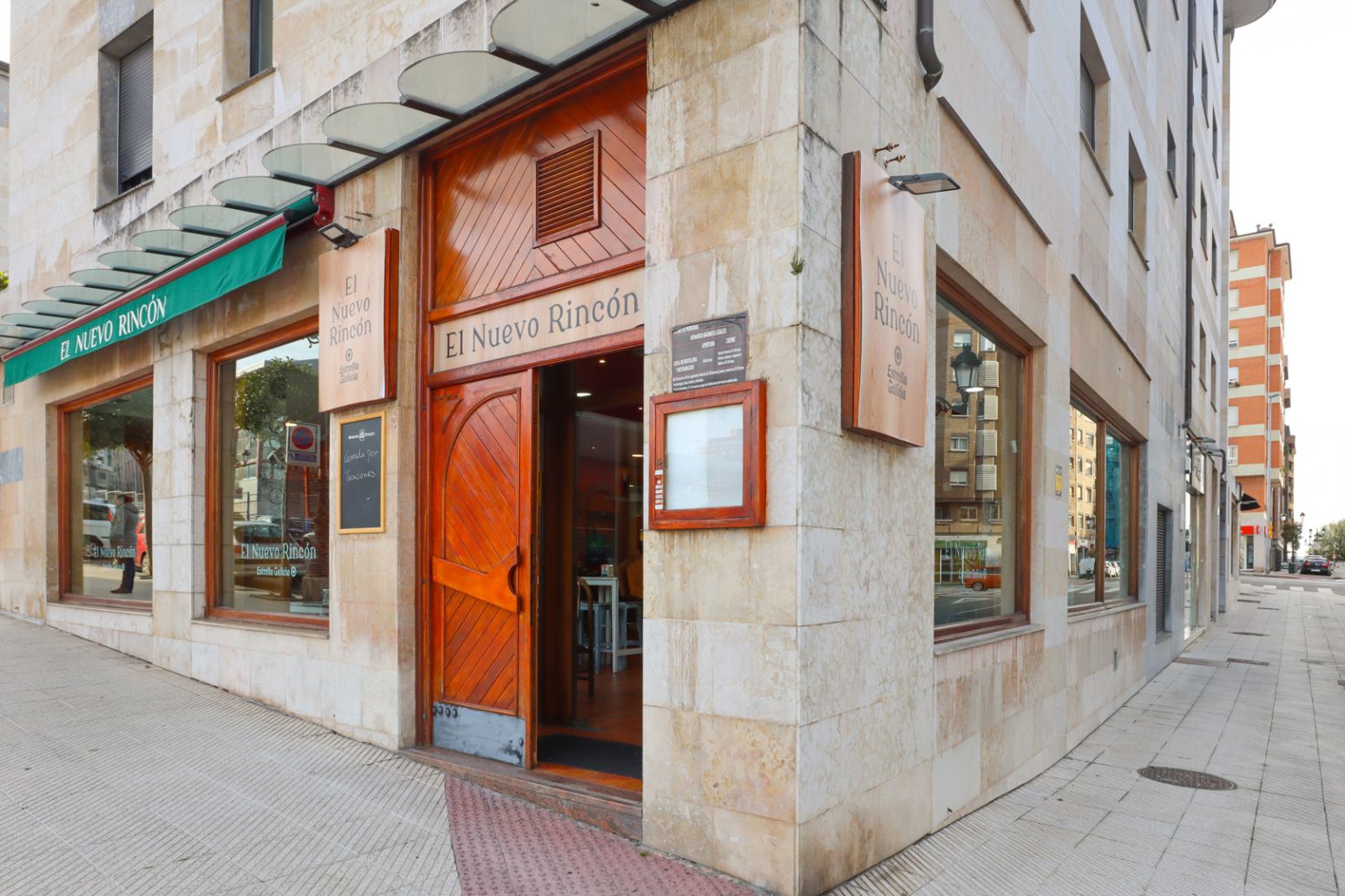 Premises for sale in Oviedo - C/ Tomás Crespo, 12, La Ería
