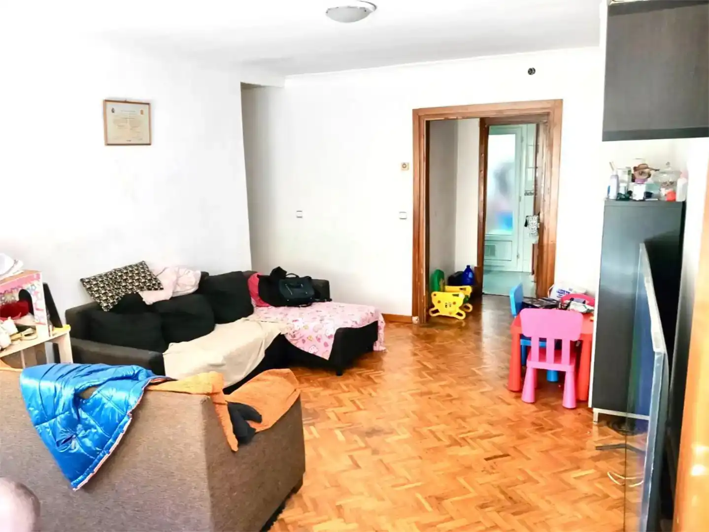 Sala d'estar de Pis en venda en Salt amb Aire condicionat, Parquet i Balcó