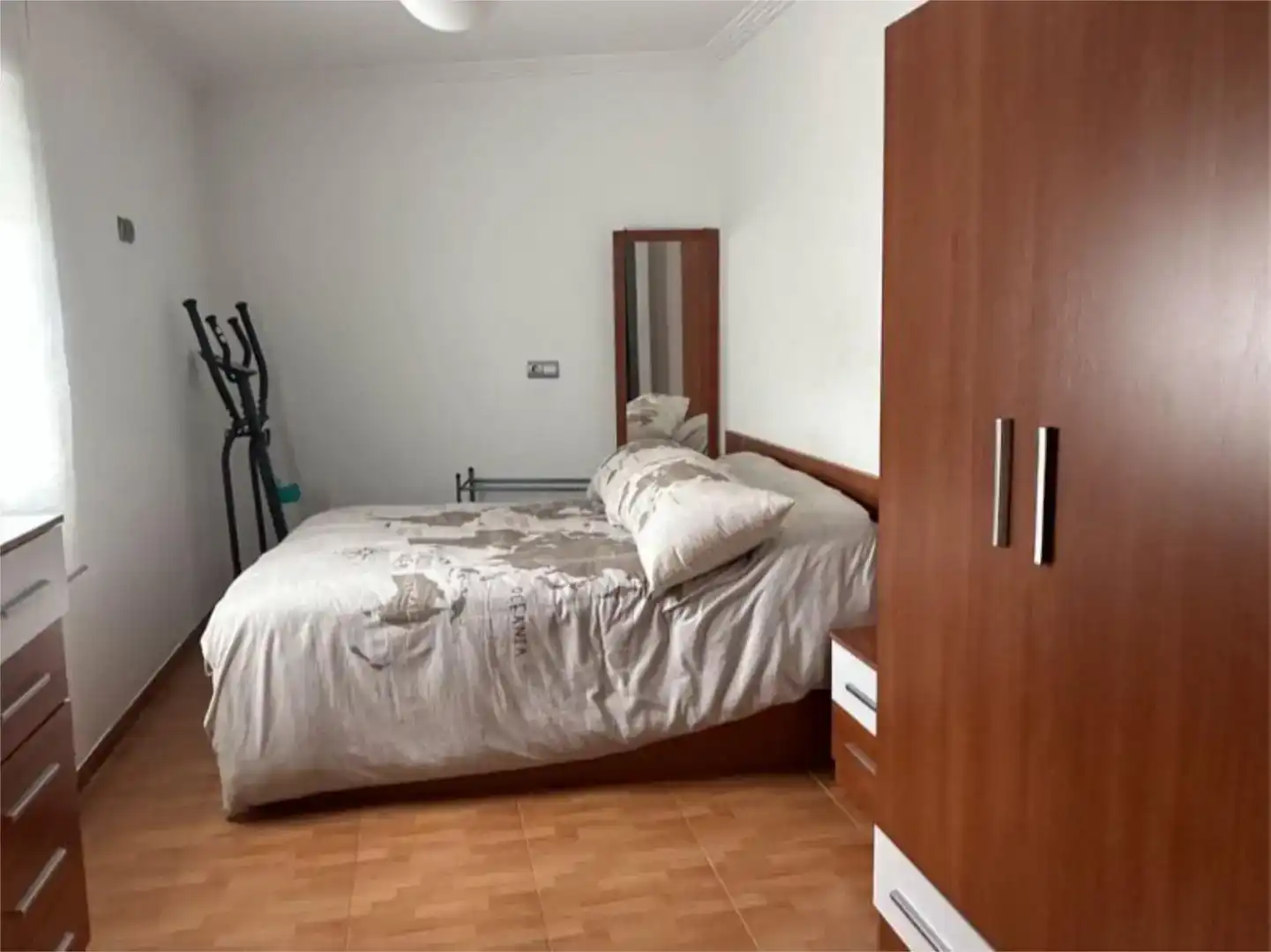 Dormitori de Casa adosada en venda en Fuensanta de Martos amb Aire condicionat i Balcó