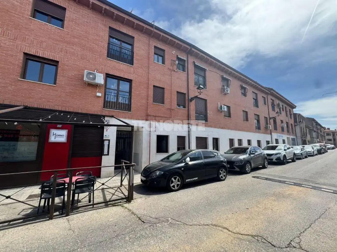 Vista exterior de Piso en venta en Yunquera de Henares con Calefacción y Trastero