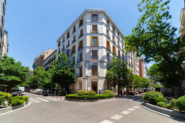 Piso en Venta en CLAUDIO COELLO en Recoletos