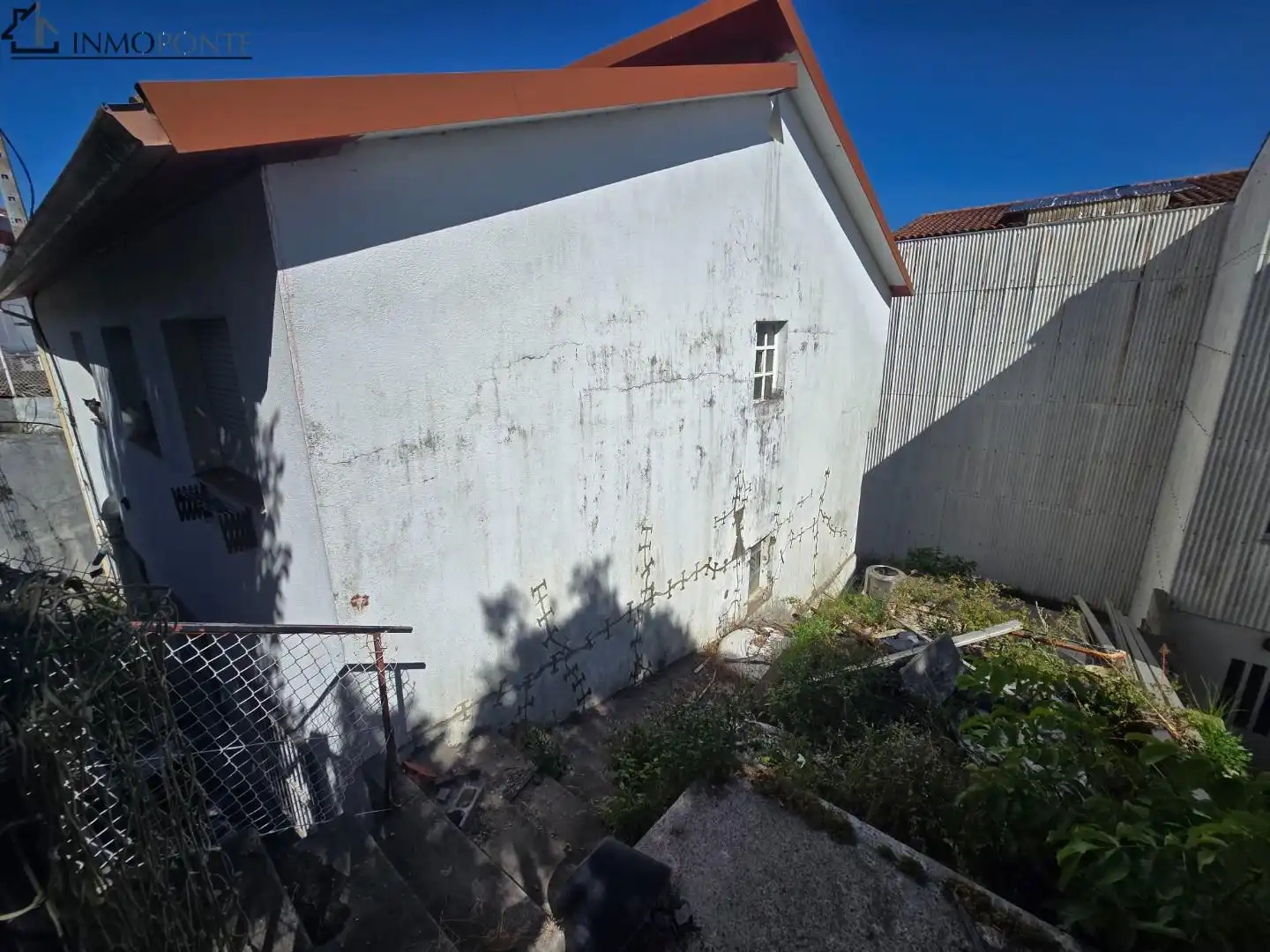 Vista exterior de Casa o xalet en venda en Poio amb Jardí privat