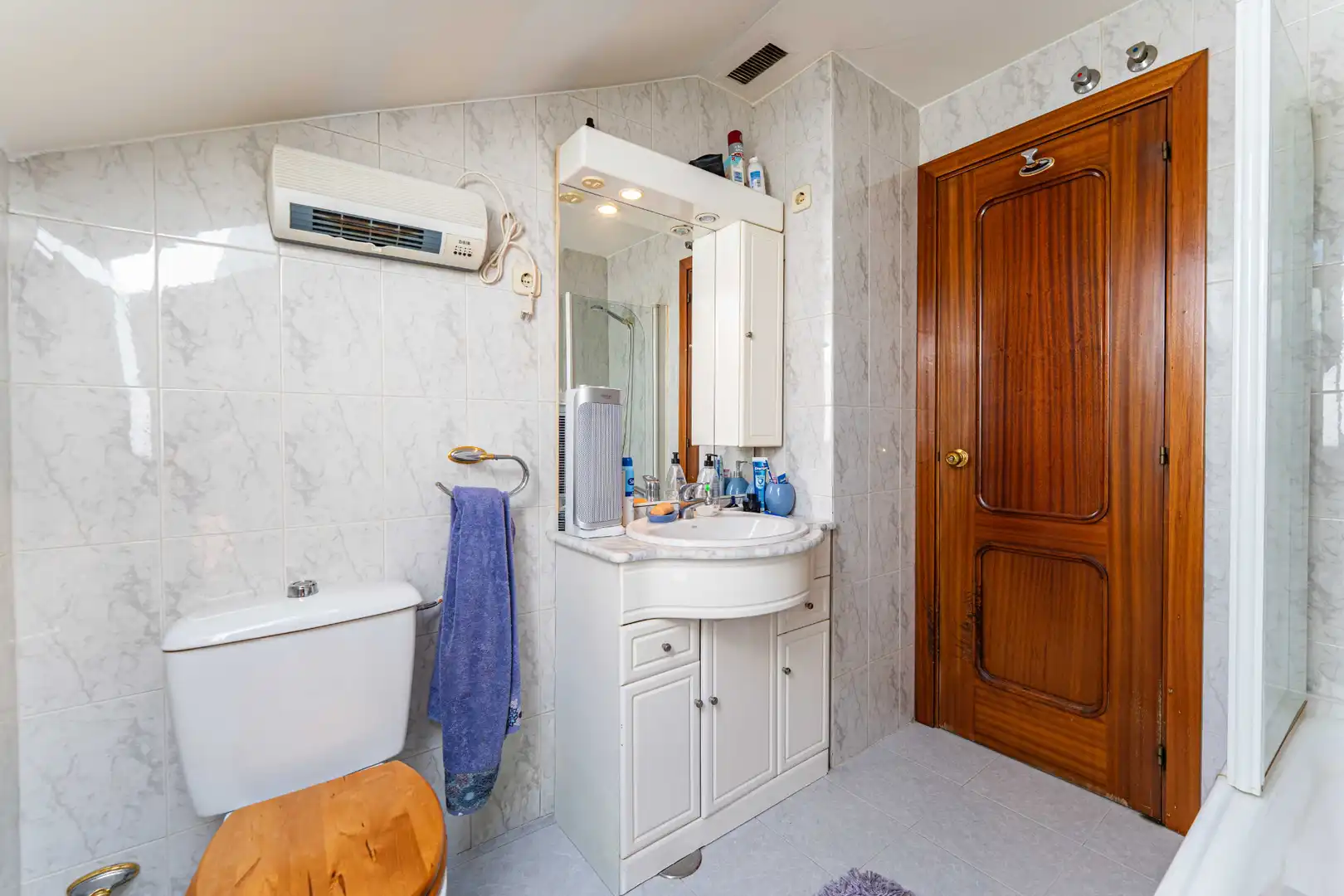 Baño de Ático en venta en Alpedrete con Calefacción, Terraza y Amueblado