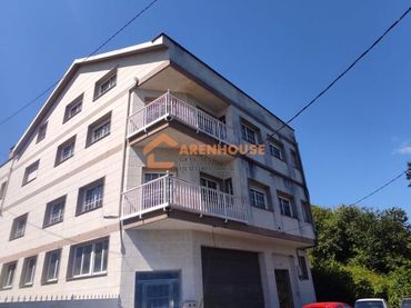 Casa con balcón en venta en Maside