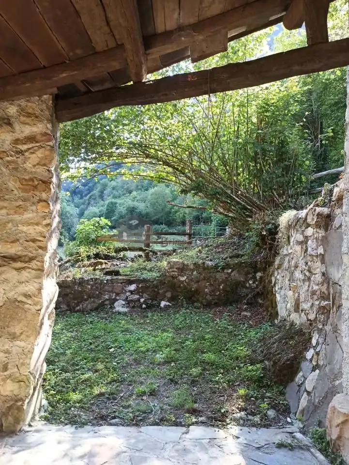 Garten von Country house zum Verkauf in Caso mit Heizung und Privatgarten
