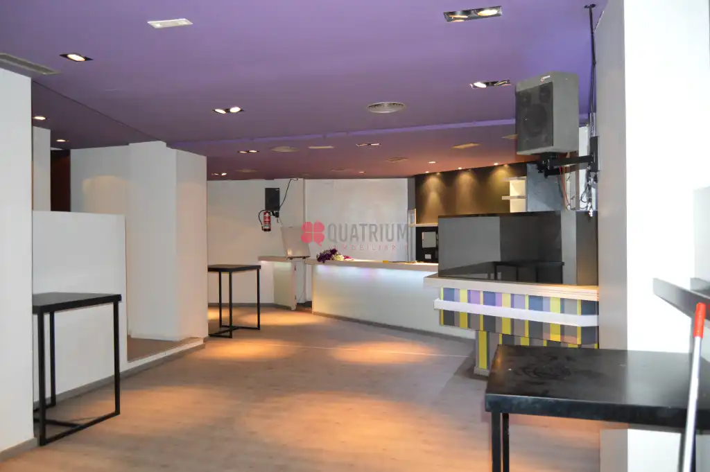 Commercial properties for rent in Santiago de Compostela   with Air Conditioner