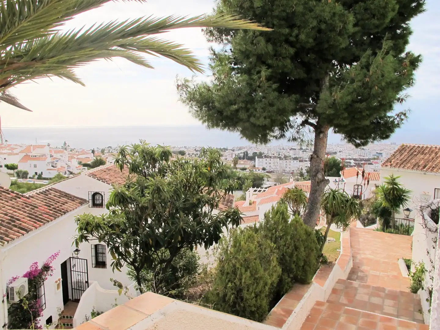 Vista exterior de Apartamento en venta en Nerja con Aire acondicionado, Terraza y Amueblado