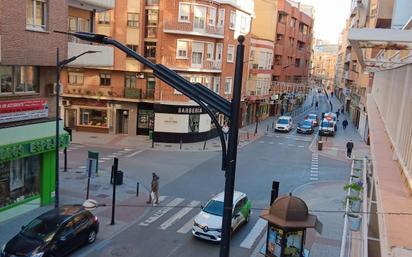 Außenansicht von Wohnung zum verkauf in  Albacete Capital mit Balkon