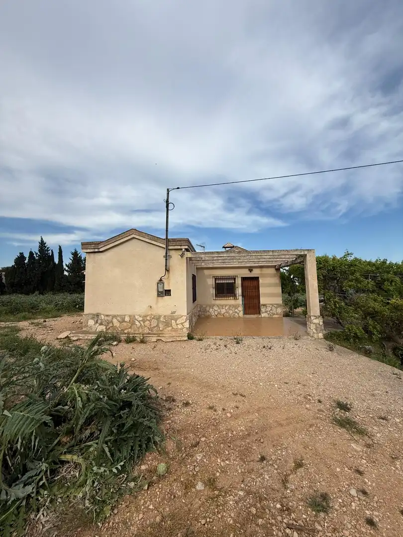 Maison rustique à vendre à Camarles