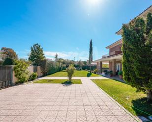 Jardí de Casa o xalet en venda en Las Rozas de Madrid amb Terrassa, Piscina i Balcó