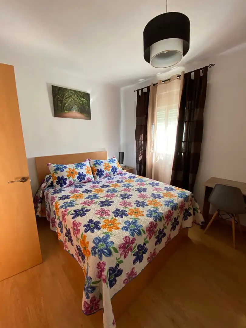 Flat for rent in Calle Arzobispo Guerrero, Angustias - Chana - Encina