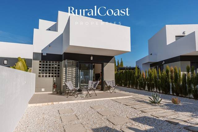 Casa adosada en Venta en Garrofer en Busot