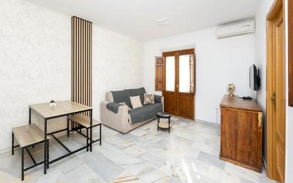 Living room of Flat for sale in  Granada Capital  with Balcony