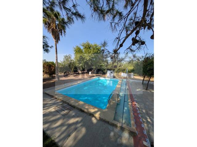 Casa-chalet en Venta en Poligono 82 Paraje 640 Mari Vaquera en Carmona